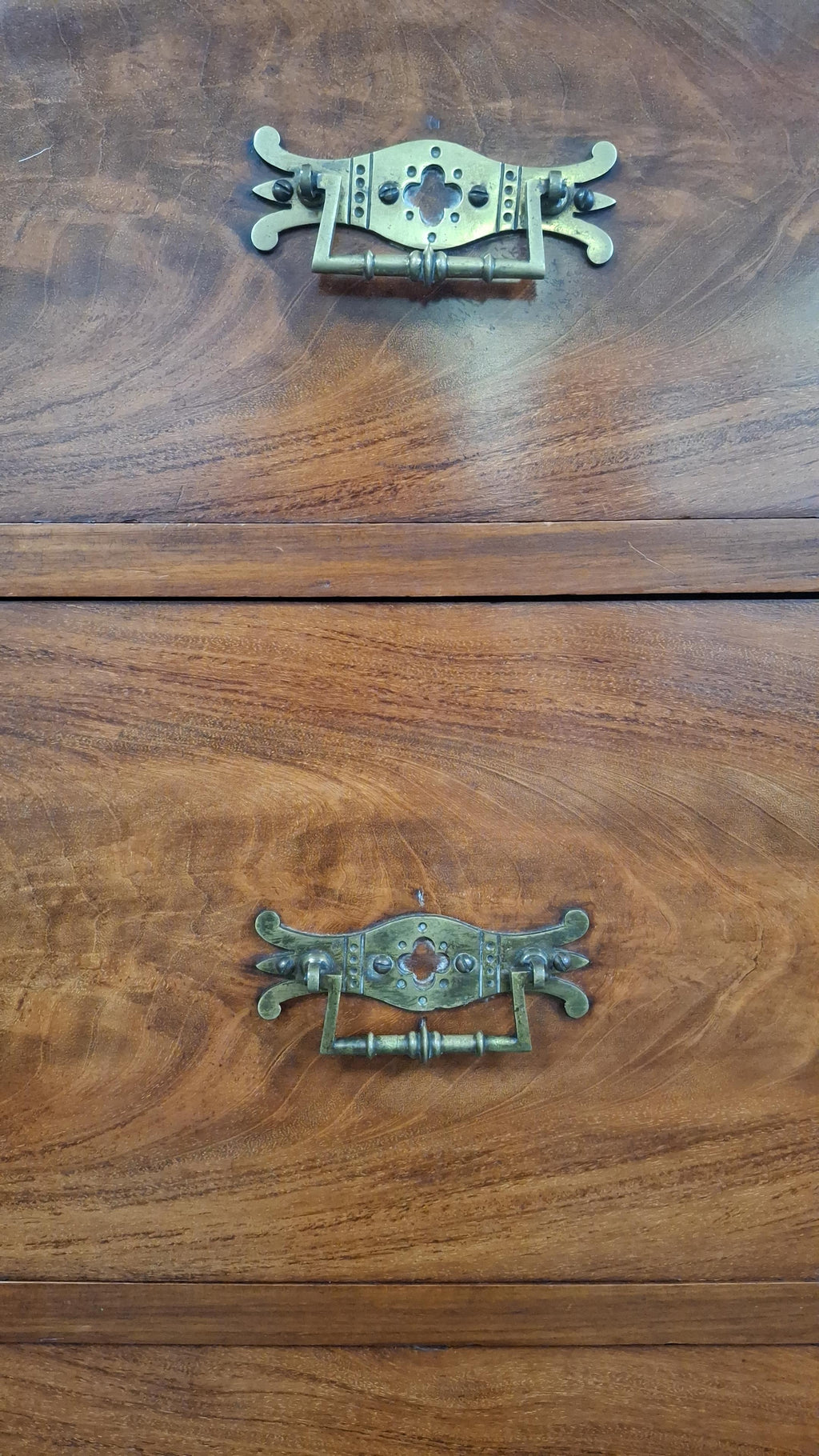 Georgian chest of drawers