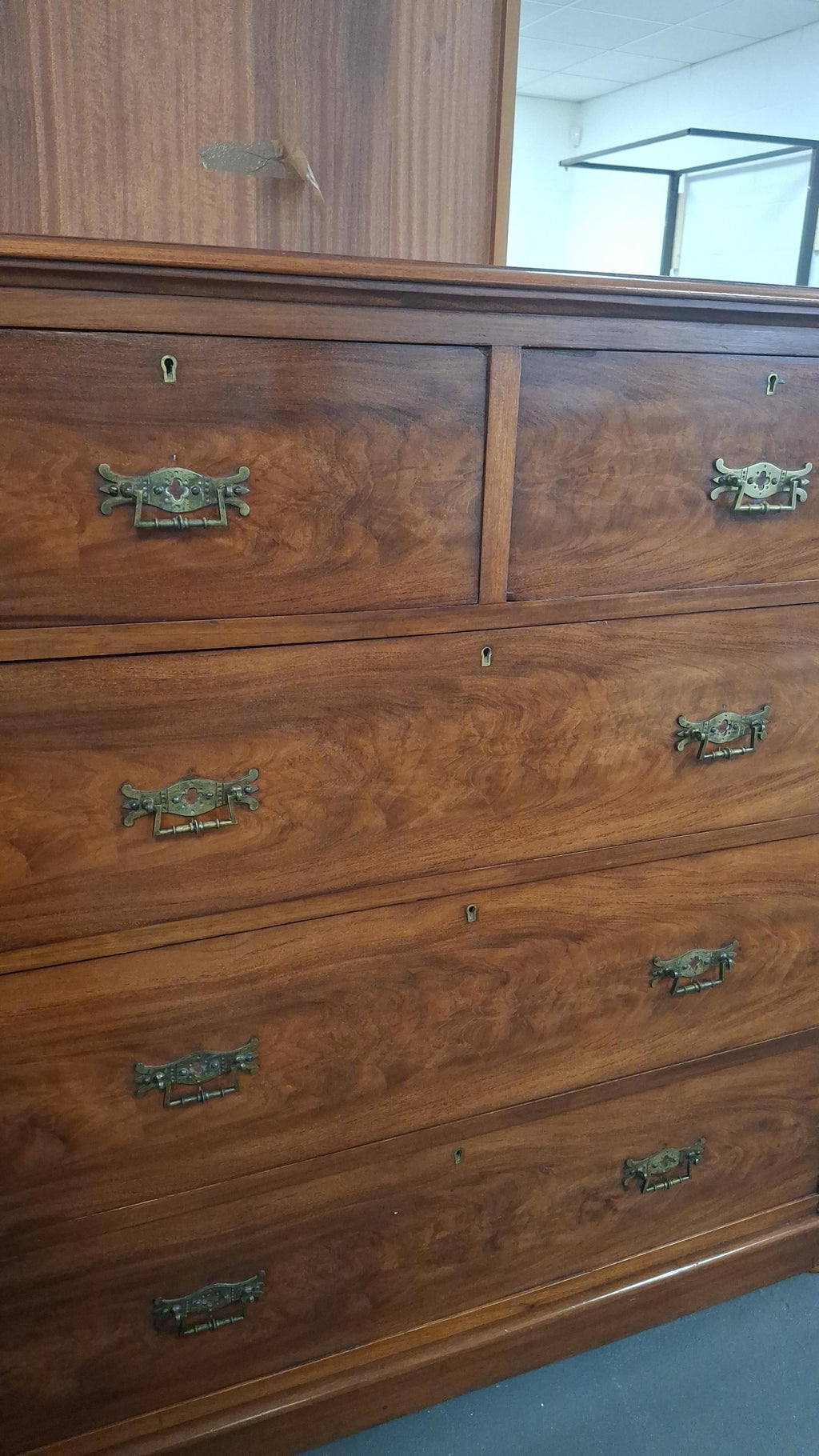 Georgian chest of drawers