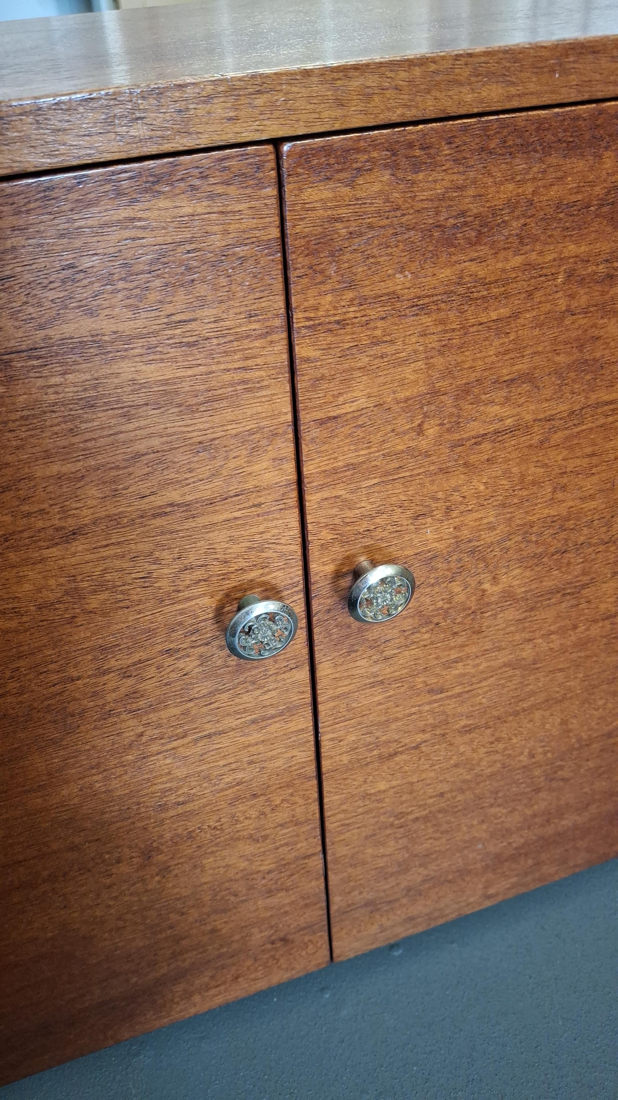 Cabinet on wheels