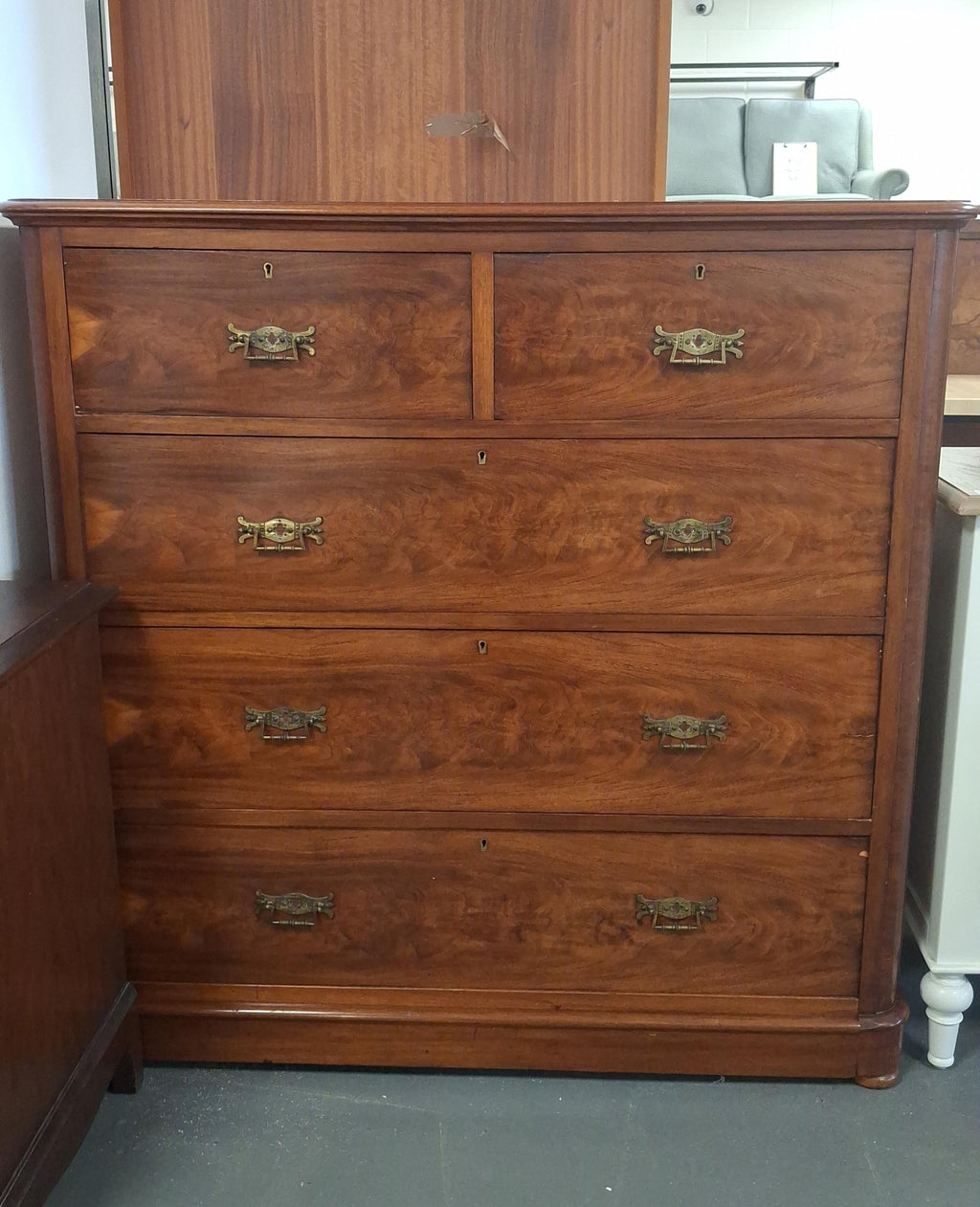 Georgian chest of drawers