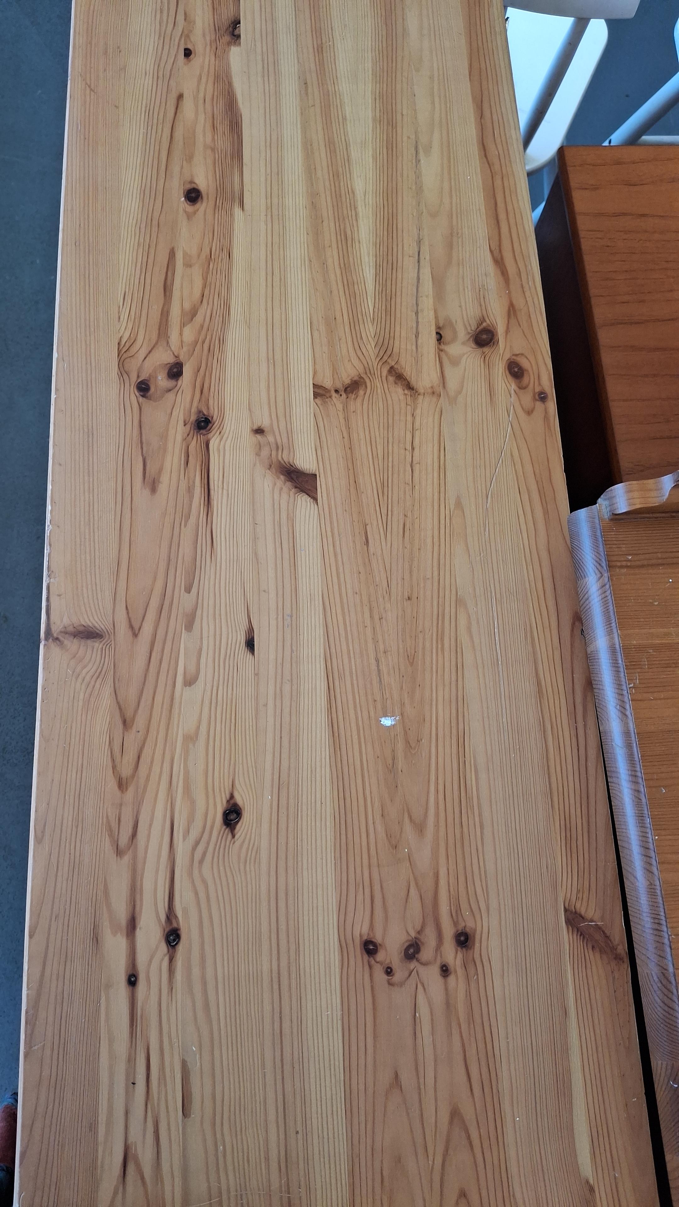 Pine chest of drawers